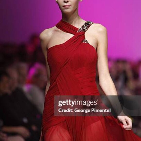 Embellished one shoulder Andy The Anh all Silk Size 0 Red Dress - Picture 1 of 9